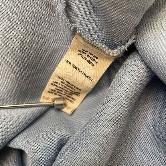 Soft Surroundings Bridgette Cold Shoulder
High Low Tencel Dress Blue Small Tall - Picture 5 of 6